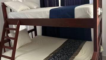 2 slaapkamers, een strijkplank/strijkijzer, wifi