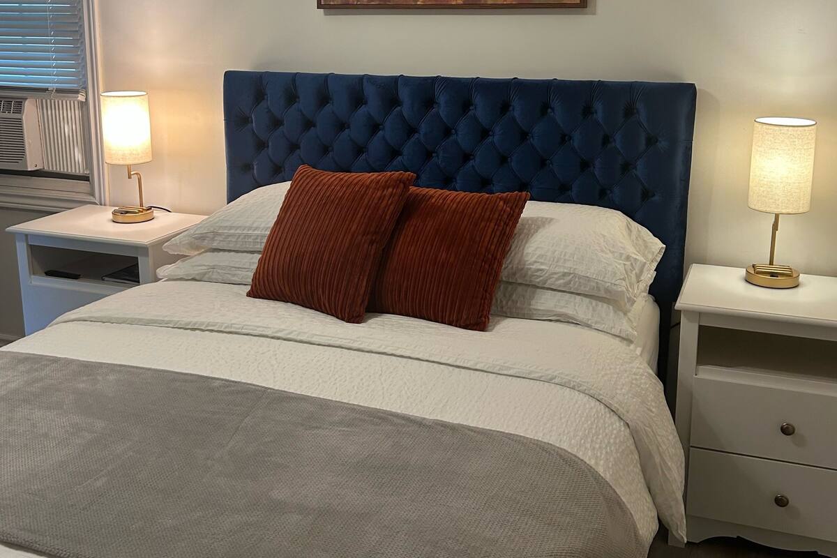Comfort Suite, Garden View | Blackout drapes, iron/ironing board, free WiFi, bed sheets