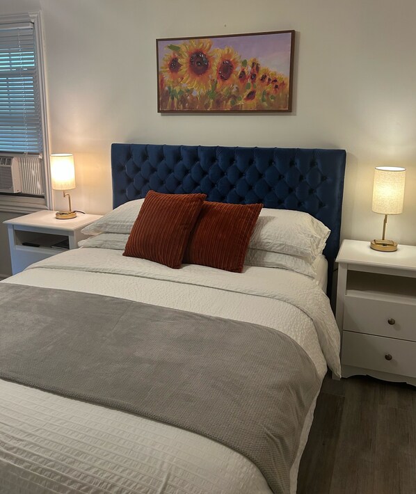 Comfort Suite, Garden View | Blackout drapes, iron/ironing board, free WiFi, bed sheets