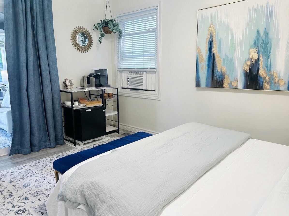 Deluxe Suite, Garden View | Blackout curtains, iron/ironing board, free WiFi, individually decorated