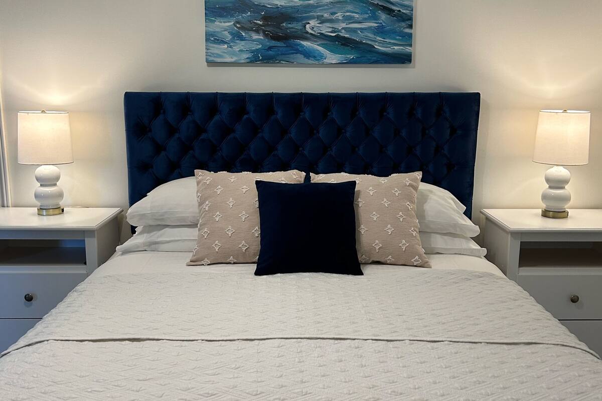Standard Room | Blackout drapes, iron/ironing board, free WiFi, bed sheets