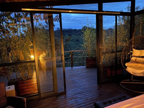 The retreat, beautiful cabin with forest view, privacy, silence and peace.