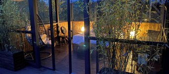 The retreat, beautiful cabin with forest view, privacy, silence and peace.