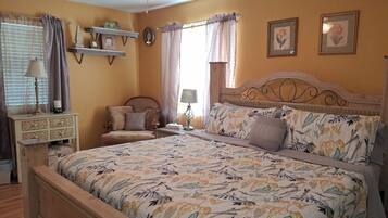 MANATEE APARTMENT | Iron/ironing board, free WiFi