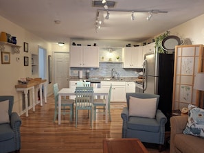 MANATEE APARTMENT | Living area