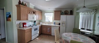 Charming 2-bedroom house in N Hutchinson Island across the street from the beach