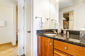 Assecador de cabells, tovalloles, sabó i paper higiènic 