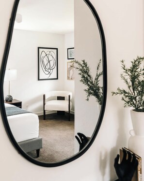 4 Schlafzimmer, Schreibtisch, Bügeleisen/Bügelbrett, WLAN