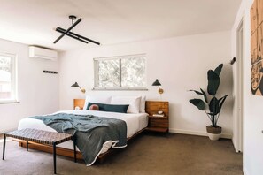 4 habitaciones, escritorio, tabla de planchar con plancha y wifi 