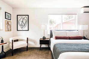 4 sovrum, skrivbord, strykjärn/strykbräda och wi-fi