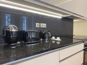 Fridge, microwave, oven, coffee/tea maker