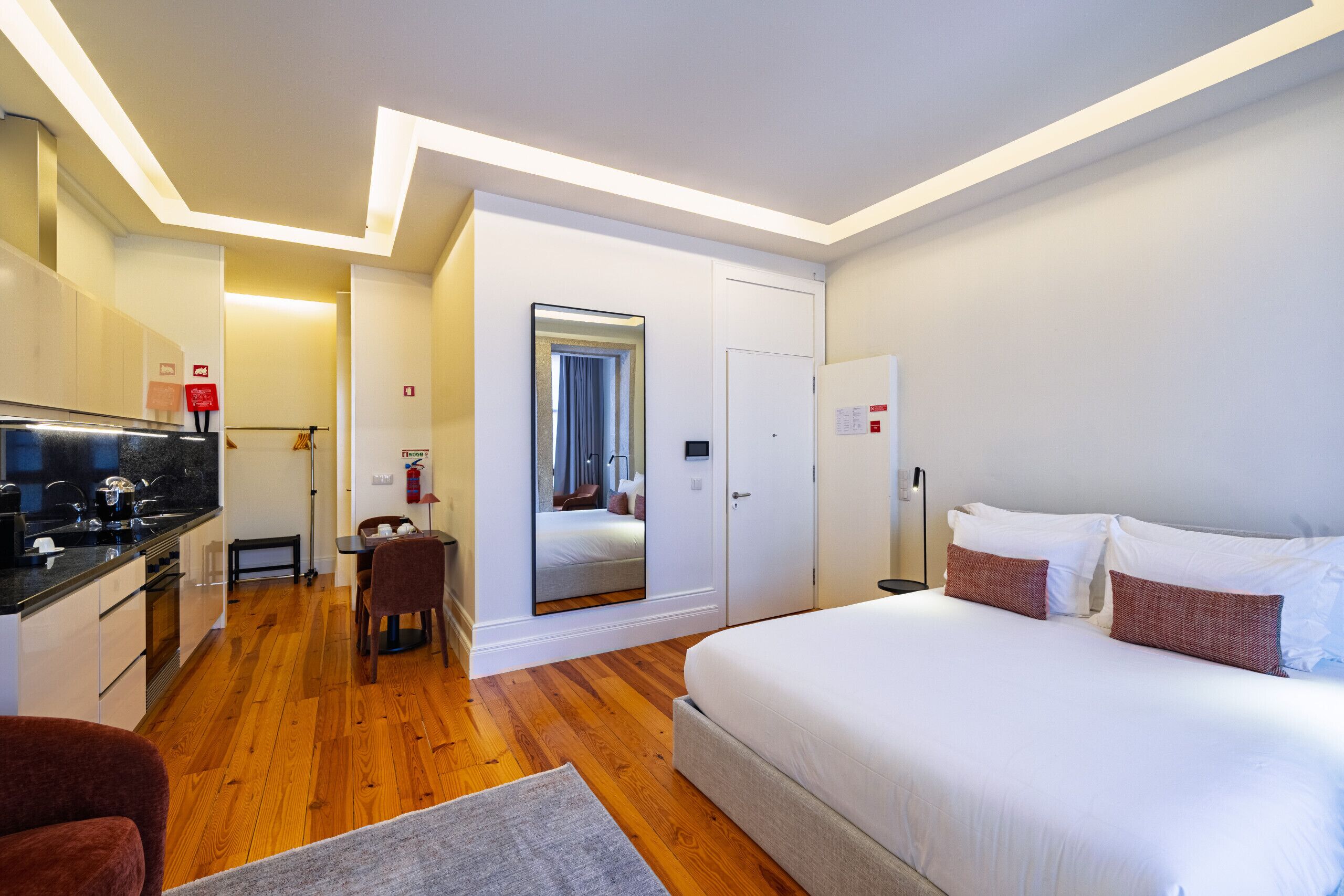 Iron/ironing board, free WiFi, bed sheets