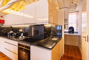 Fridge, microwave, oven, coffee/tea maker