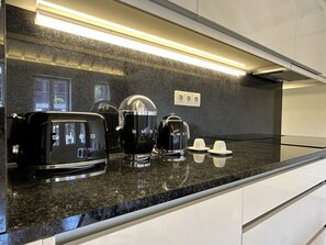 Fridge, microwave, oven, coffee/tea maker