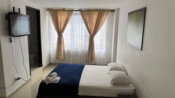 Roupas de cama antialérgicas, espaço de trabalho para notebook