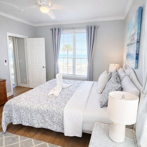 2 bedrooms, free WiFi, bed sheets - Gulf View +  Private Balcony + Pools + Steps to Beach (Galveston)