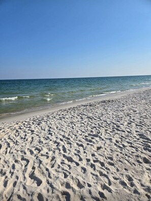 Beach - Gulf View +  Private Balcony + Pools + Steps to Beach (Galveston)