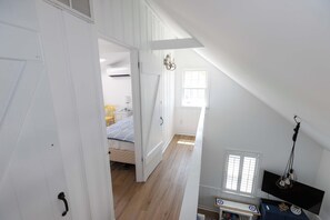 4 bedrooms, iron/ironing board, WiFi, bed sheets - Barefoot Bungalow - Charming Getaway w/ Pool! (Stone Harbor)