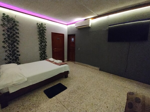 2 chambres, fer et planche à repasser, Wi-Fi, draps fournis