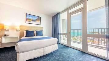 1 habitación, escritorio, tabla de planchar con plancha y wifi