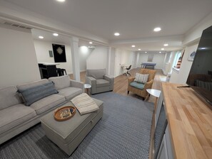 Smart TV, table tennis