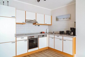 Geladeira, fogão, cooktop, lava-louças