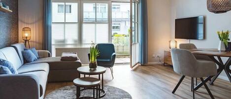 Tv, böcker och kontor