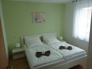 2 slaapkamers, reisbedje, wifi