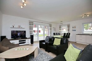 Télévision, jeux vidéo, livres, chaîne hi-fi