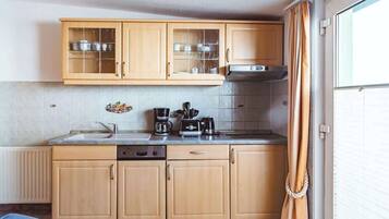 Kühlschrank, Herdplatte, Geschirrspüler