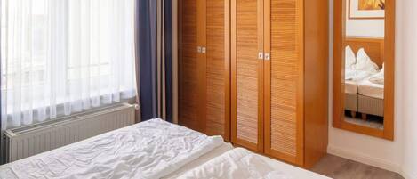 2 bedrooms, WiFi, bed sheets