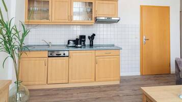 Kühlschrank, Herdplatte, Geschirrspüler