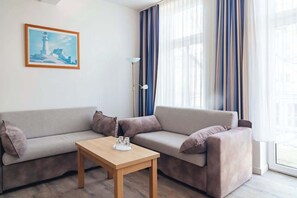 TV, books, offices - Passat Summary:<br>Spend (Rostock)