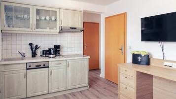 Kühlschrank, Herdplatte, Geschirrspüler