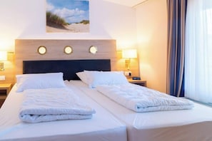 WiFi, bed sheets