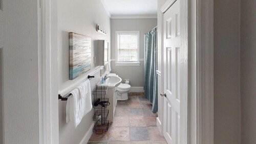Lux Condo on Stark Unit D1