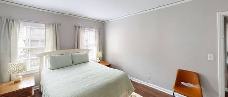 3 bedrooms, iron/ironing board, free WiFi, bed sheets