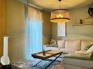 Televisión y oficina 