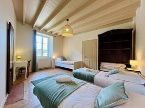 2 soverom, strykejern/-brett, wi-fi og sengetøy