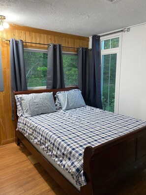 3 bedrooms, WiFi, bed sheets - Villa Rhodes (cayamant)