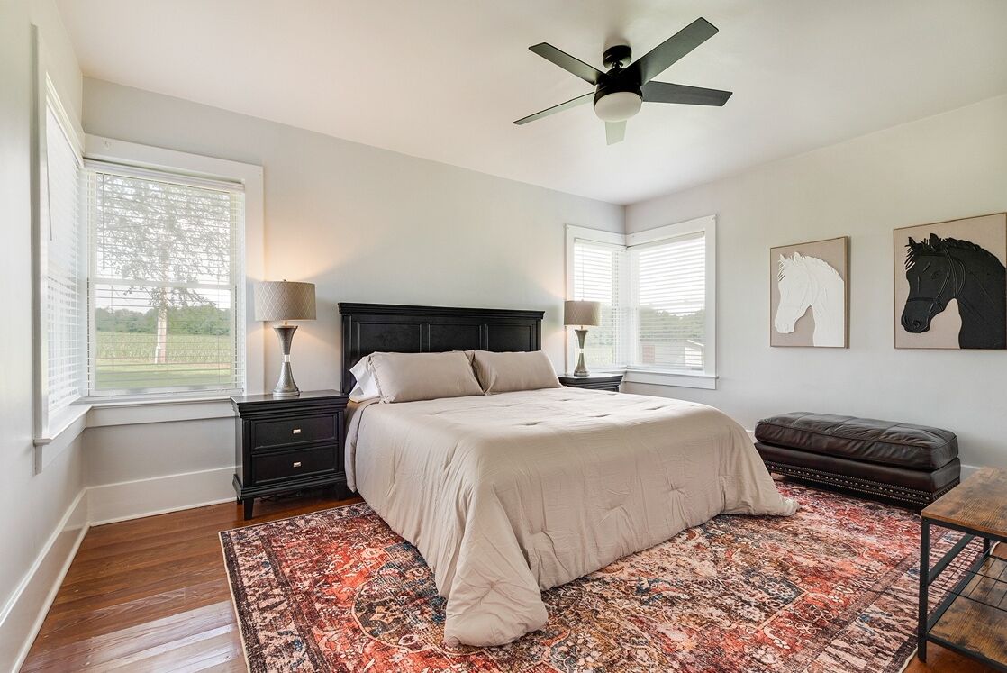 3 bedrooms, iron/ironing board, WiFi (free), bed sheets