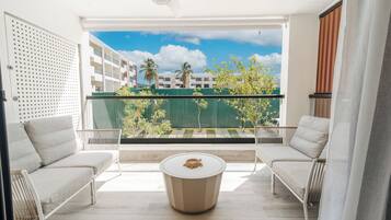 Departamento familiar, vista al patio | Vista desde la habitación