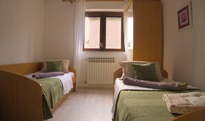 3 bedrooms, WiFi, bed sheets