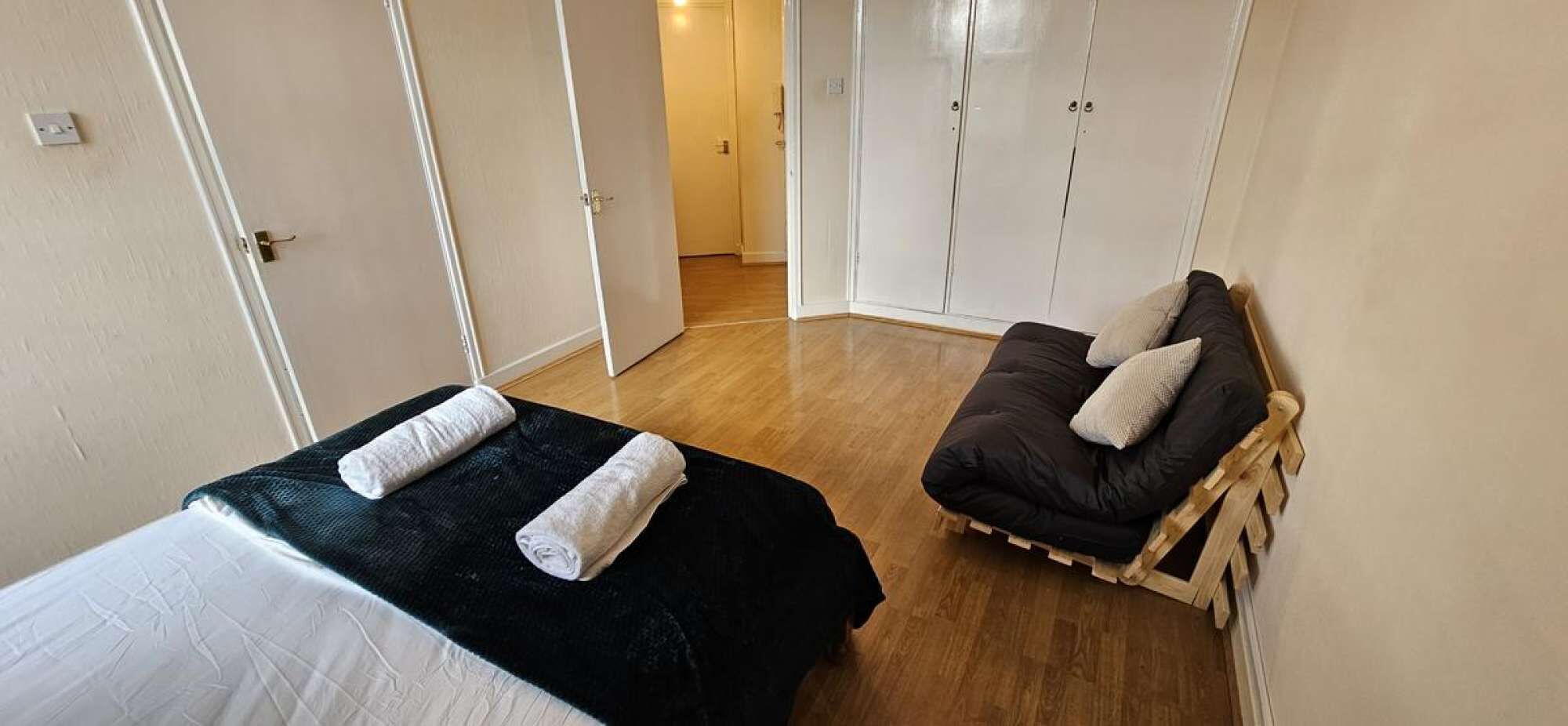 1 bedroom, iron/ironing board, travel cot, WiFi