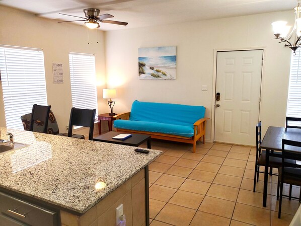 Smart TV, DVD player