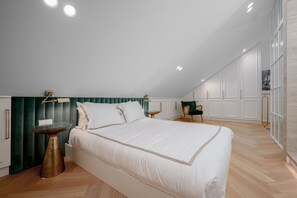 1 habitación, escritorio, tabla de planchar con plancha y wifi