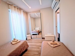 2 bedrooms, iron/ironing board, WiFi, bed sheets