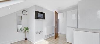 Luxury London 8 bedroom Near Excel London