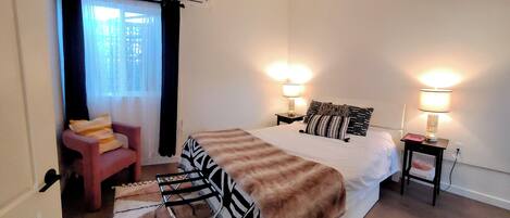 1 habitación, tabla de planchar con plancha, wifi y ropa de cama