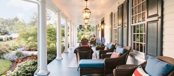 Luxe Waterfront estate on Puget Sound